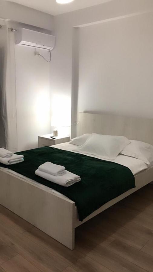 Ionian Apartments Vlorë Esterno foto