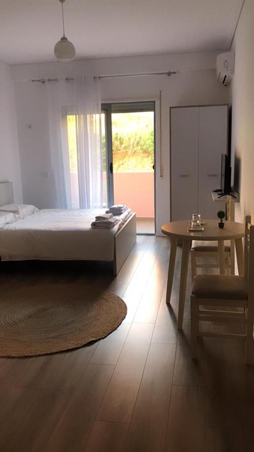 Ionian Apartments Vlorë Esterno foto