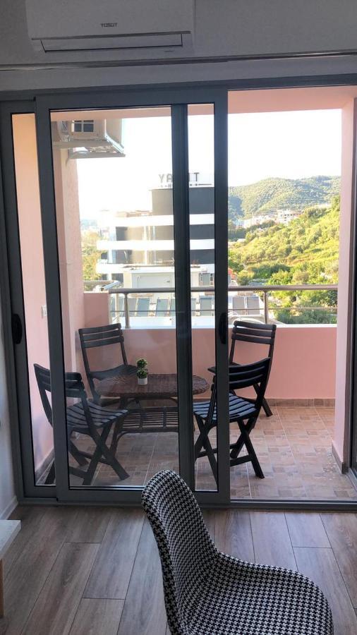 Ionian Apartments Vlorë Esterno foto